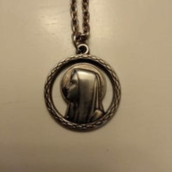 Jewelry - Madonna Saint Mary Metal Pendant 16" Chain Christian Religion